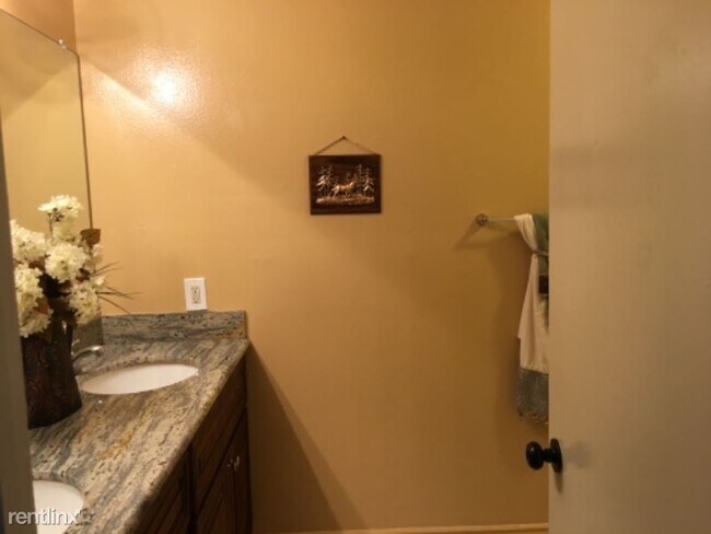 Foto del edificio - 429 S Alhambra Ave