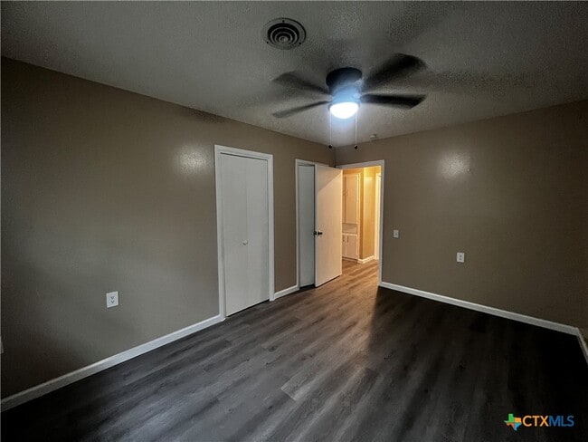 Building Photo - 200 Olsens Acres