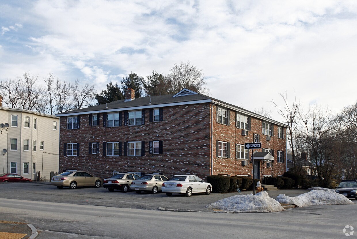 Primary Photo - 95 Cohasset St