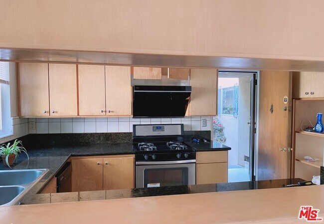 Foto del edificio - 3200 S Sepulveda Blvd
