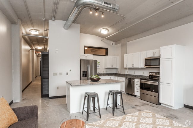2BR, 2BA - Living Room - Gordon-Van Tine Commons