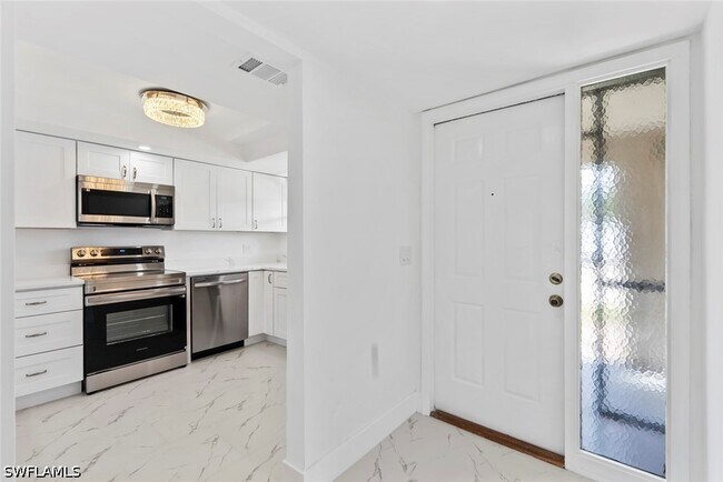 Foto del edificio - 151 Cypress Way E