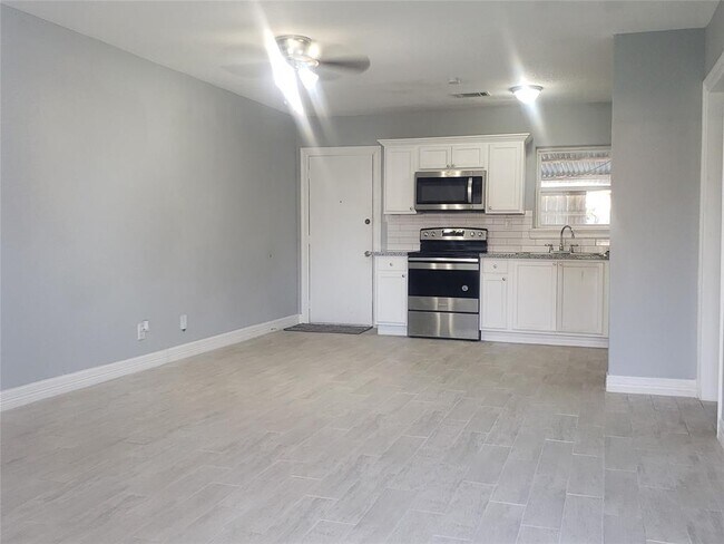 Foto del edificio - 1729 W 8th St