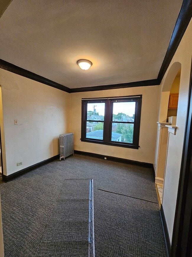 Building Photo - 121 W 80th St