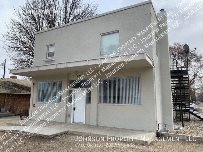 Foto del edificio - Charming, Remodeled 2-Bed Apartment with A...
