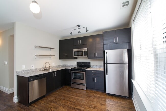 Foto del edificio - 3116 Lackland Ave