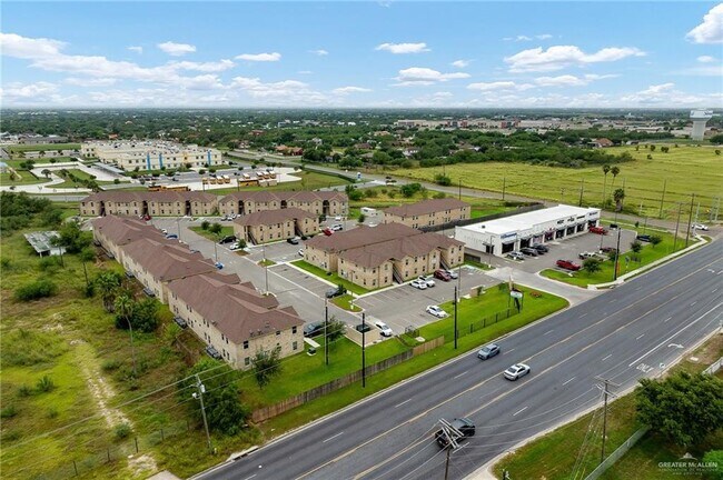 Foto del edificio - 20 W Mile 3 Rd