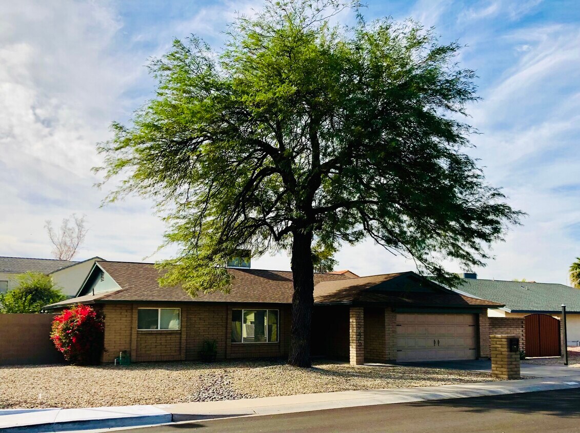 Foto principal - 4545 E Everett Dr