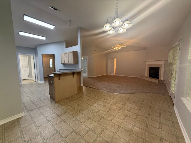 Foto del edificio - Pace - Spencer Oaks Landing - 4 bedroom, 2 bath w/ lawn care included