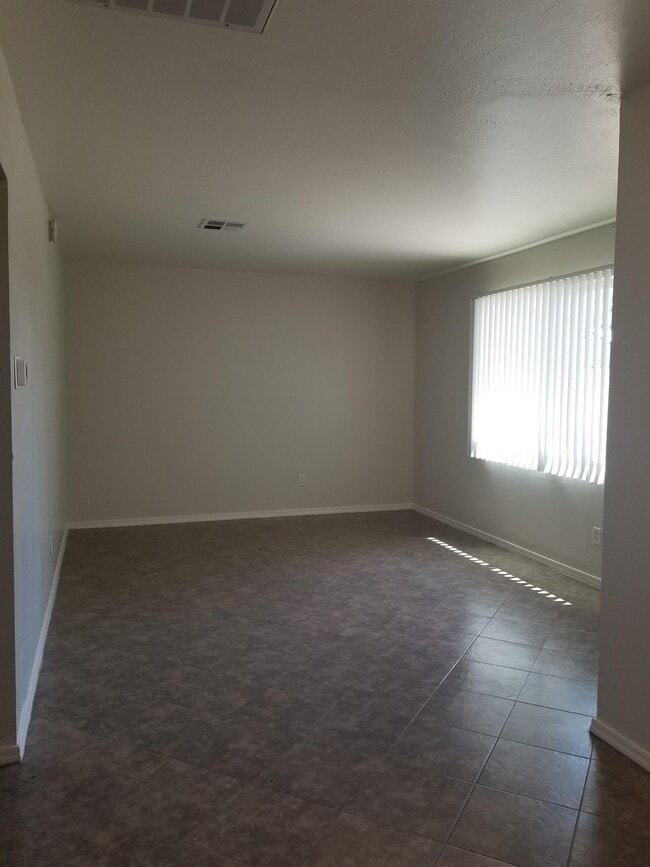 Building Photo - 2019 W Turney Ave