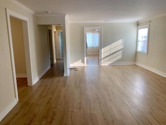 Foto del edificio - 1462 Revere Ave