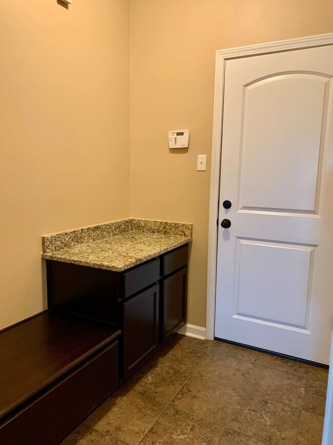 Building Photo - 3BD/2BA House for Lease in Magnolia Lakes - Close to LSU