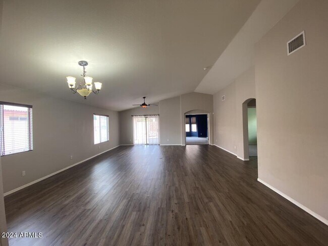 Building Photo - 1126 San Simeon Dr