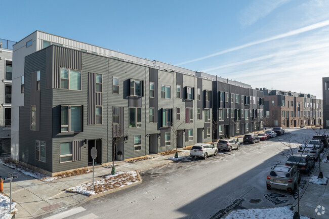 Building Photo - North Bank Townhomes