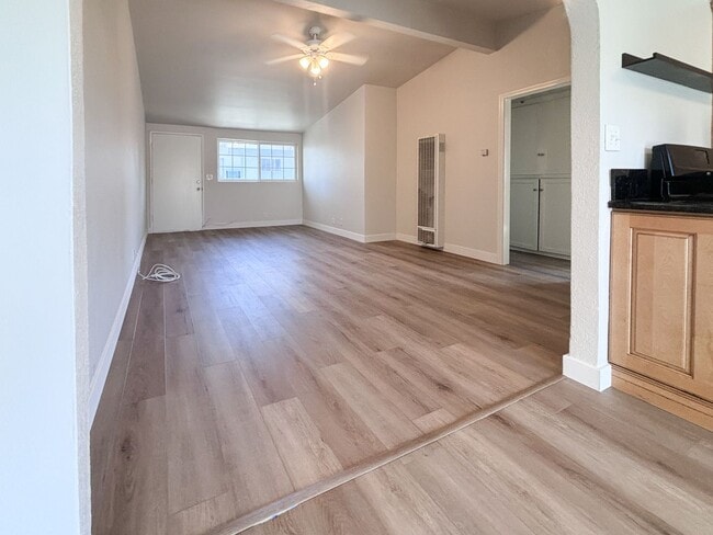 Building Photo - Rutgers Dr (2222)