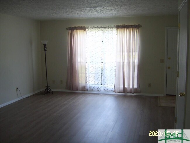 Foto del edificio - 826 Tibet Ave
