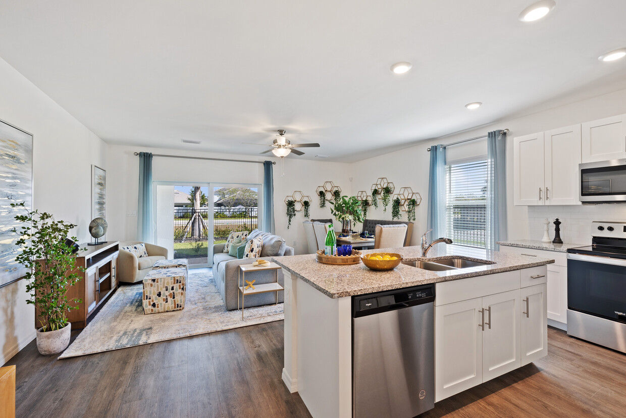 Soluna Townhomes Apartments in Naples, FL