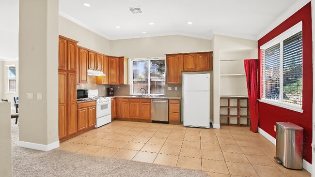 Building Photo - 2316 Reindeer Ct