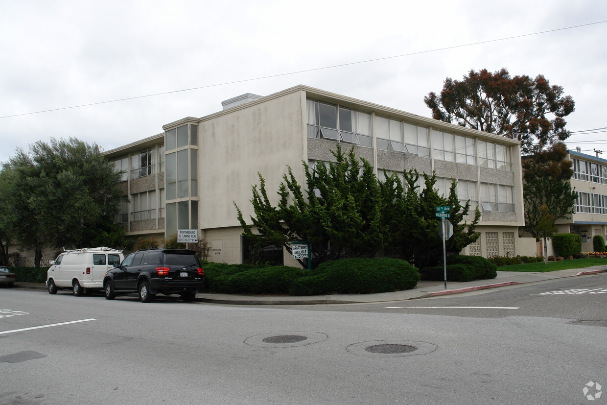 Building Photo - 3603 Colegrove St