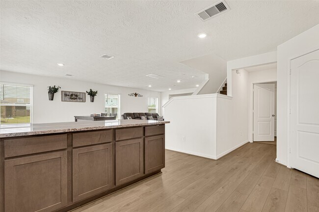 Foto del edificio - 5510 Blackbird Ln