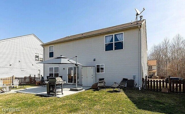 Building Photo - 4 br, 3 bath House - 6970 Poplar Drive