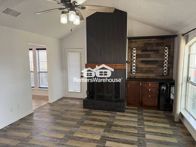 Building Photo - Cozy 3-Bed Haven on a Quiet Cul-de-Sac in Southwest Arlington