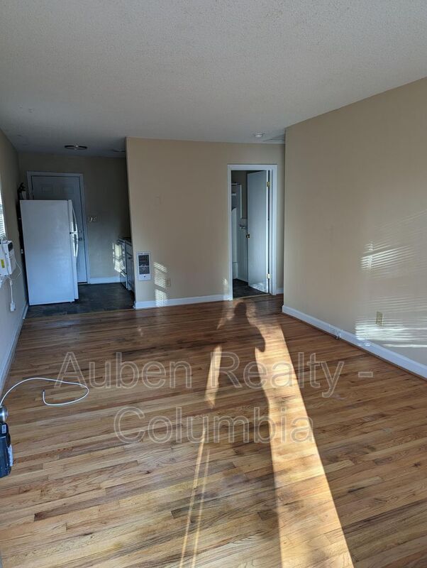Building Photo - 3201 Wilmot Ave