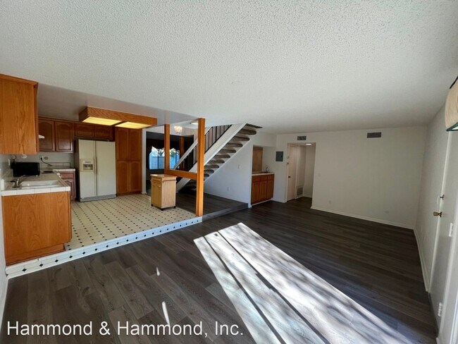 Building Photo - 4 br, 2.5 bath House - 10214 Larwin Ave. #5