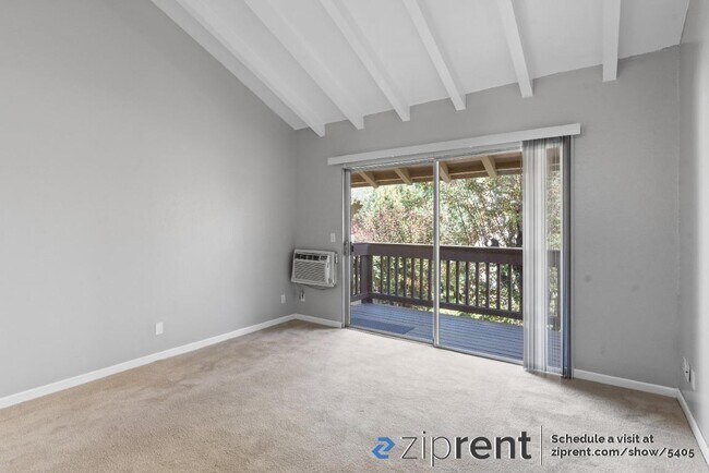 Foto del edificio - 2730 Oak Rd