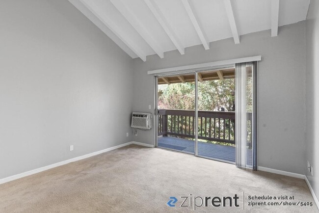 Building Photo - 2730 Oak Rd