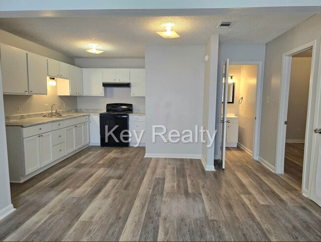 Building Photo - 214 - B Lee St. - Pineville, downstairs unit