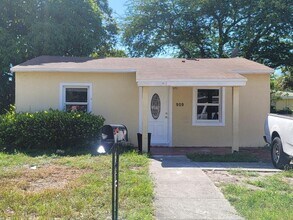 Building Photo - 909 NW 16th Terrace
