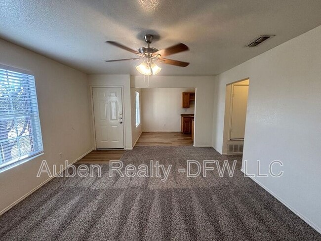 Building Photo - 300 S Magnolia St