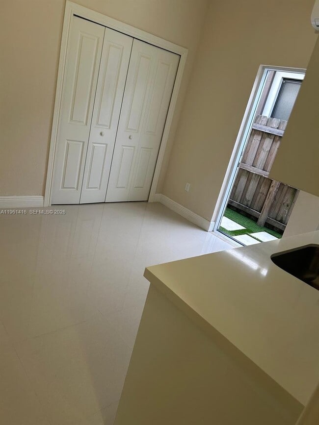 Foto del edificio - 14434 SW 14th St