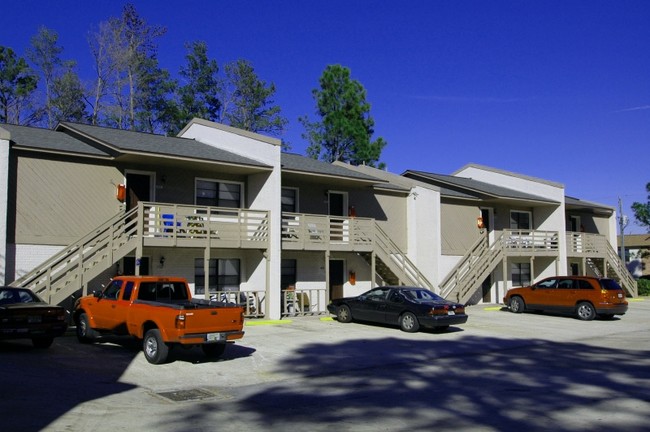 Building - Lake Foy Apartments