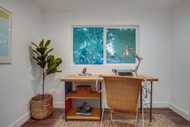 Foto del edificio - 5135 N Eagle Rock Blvd