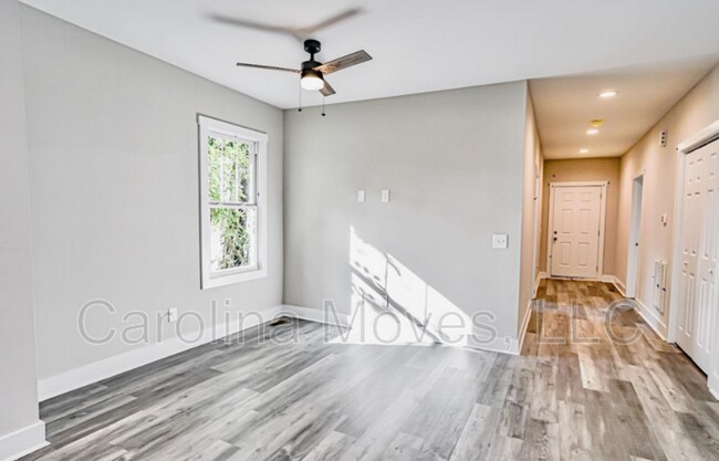 Building Photo - 210 Crestone Dr
