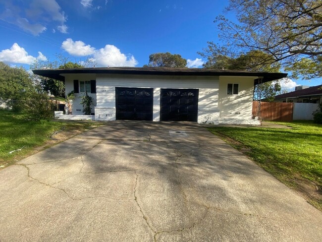 Building Photo - 10418 Mills Tower Dr