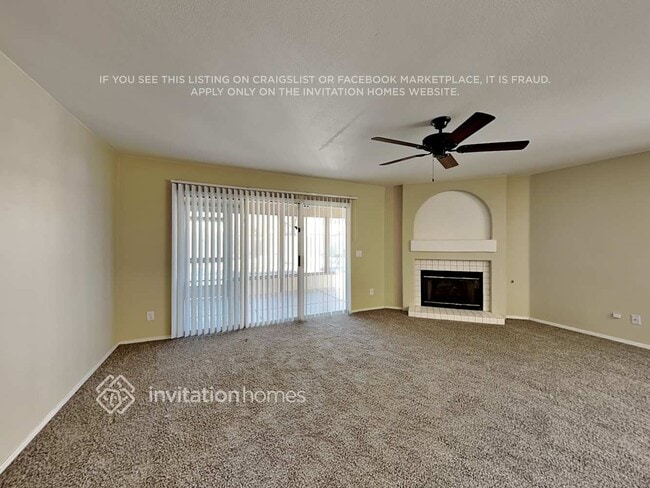 Foto del edificio - 12740 W Holly St