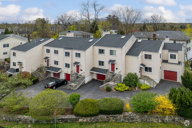 Building Photo - 6 Nassau Pl