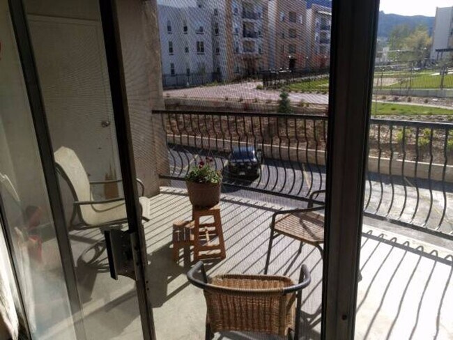 Foto del edificio - Spanish Towers 2 bed/1bath