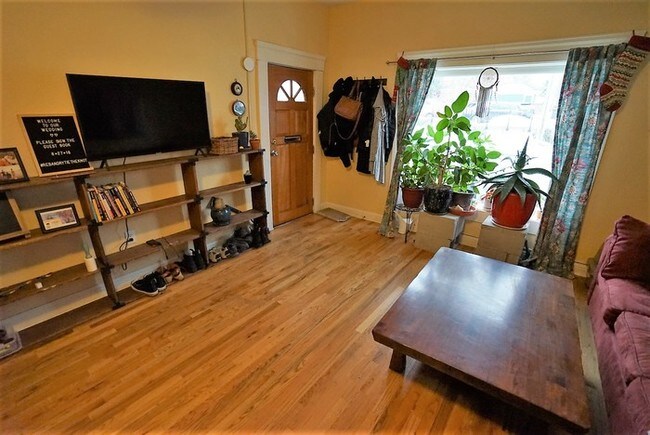 Foto del edificio - 1153 Portland Pl