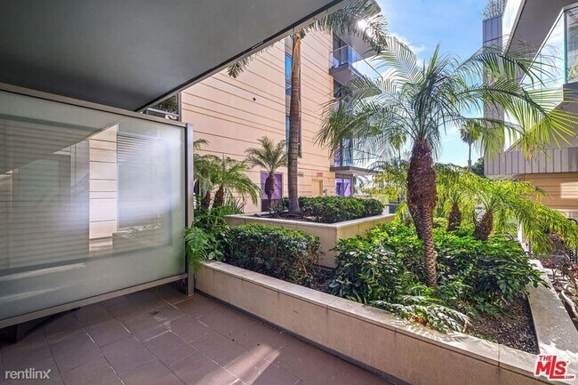 Foto del edificio - 1 br, 2 bath Condo - 1755 Ocean Ave Apt 308