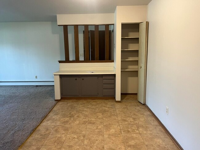 Building Photo - 207 Williamsburg Dr