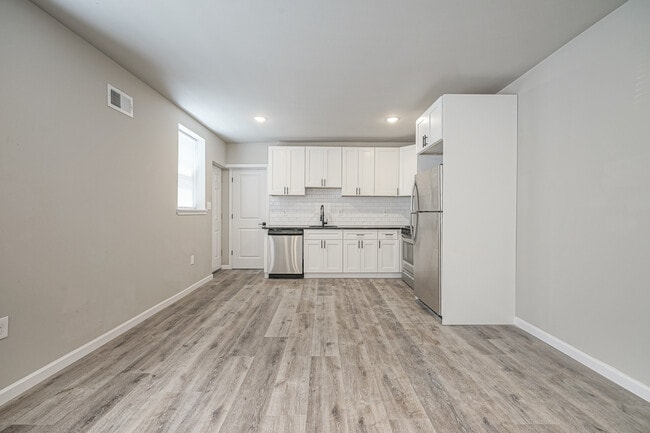 Building Photo - 2114 Mifflin St