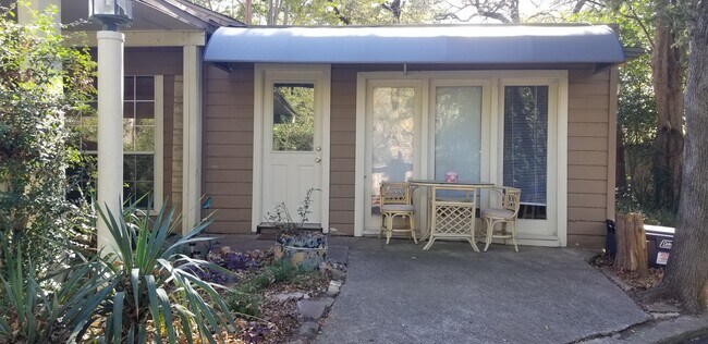 Foto del edificio - 125 Woodland Dr