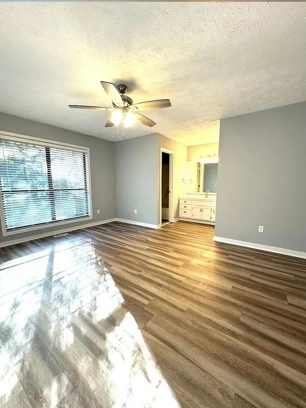 Foto del edificio - 5939 Dalton Rd