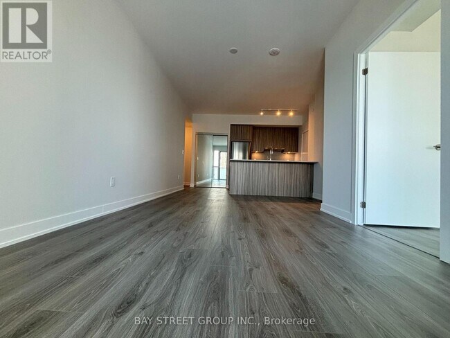 Building Photo - 430-3430 Square One Dr