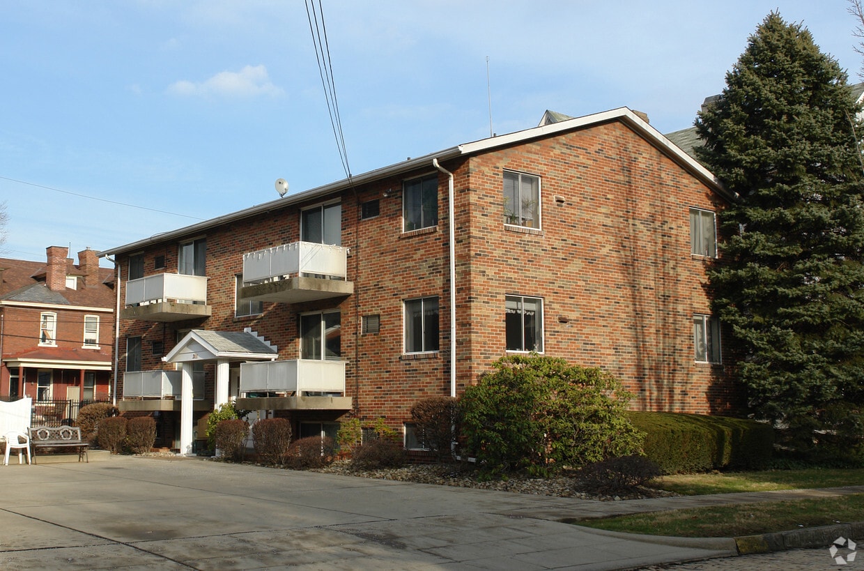 Building Photo - 311 1st St