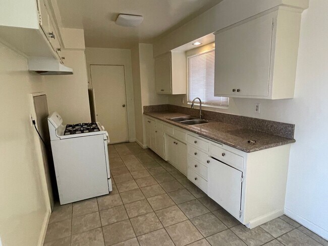 Foto del edificio - Apple Valley Home 4 Bedrooms, 2 Bathrooms,...